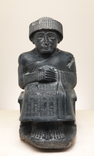 Gudea, prince de Lagash, statue assise dédiée au dieu Ningishzida. AO 3293, Musée du Louvre